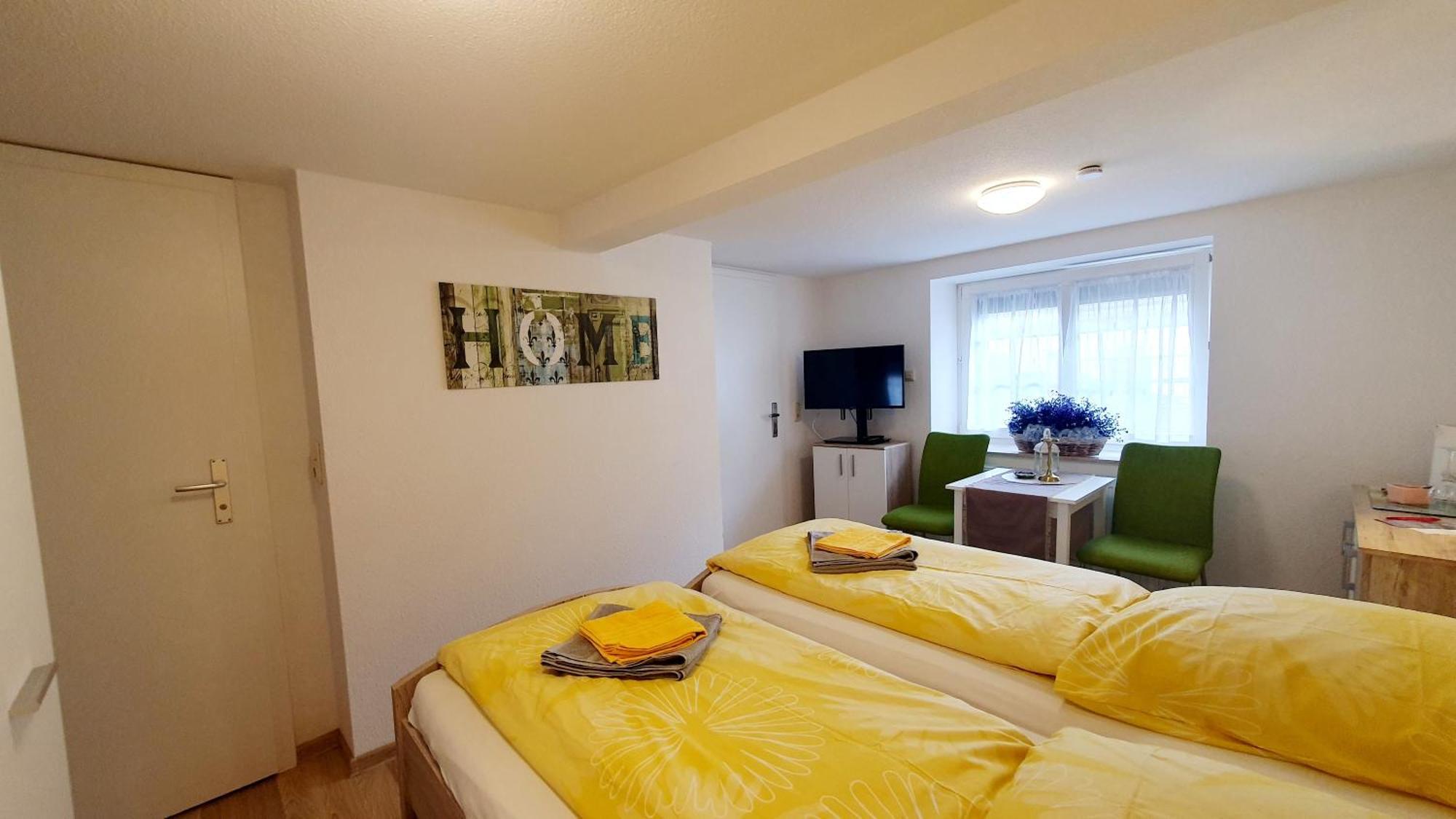 Apartment Gruener Fuerst Mit Sitzecke Im Innenhof & Naehe Park & Erdgeschoss Bad Muskau Room photo